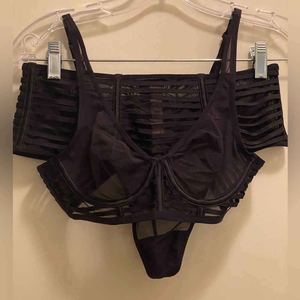 NWT Victoria’s Secret Bra & Panties Set